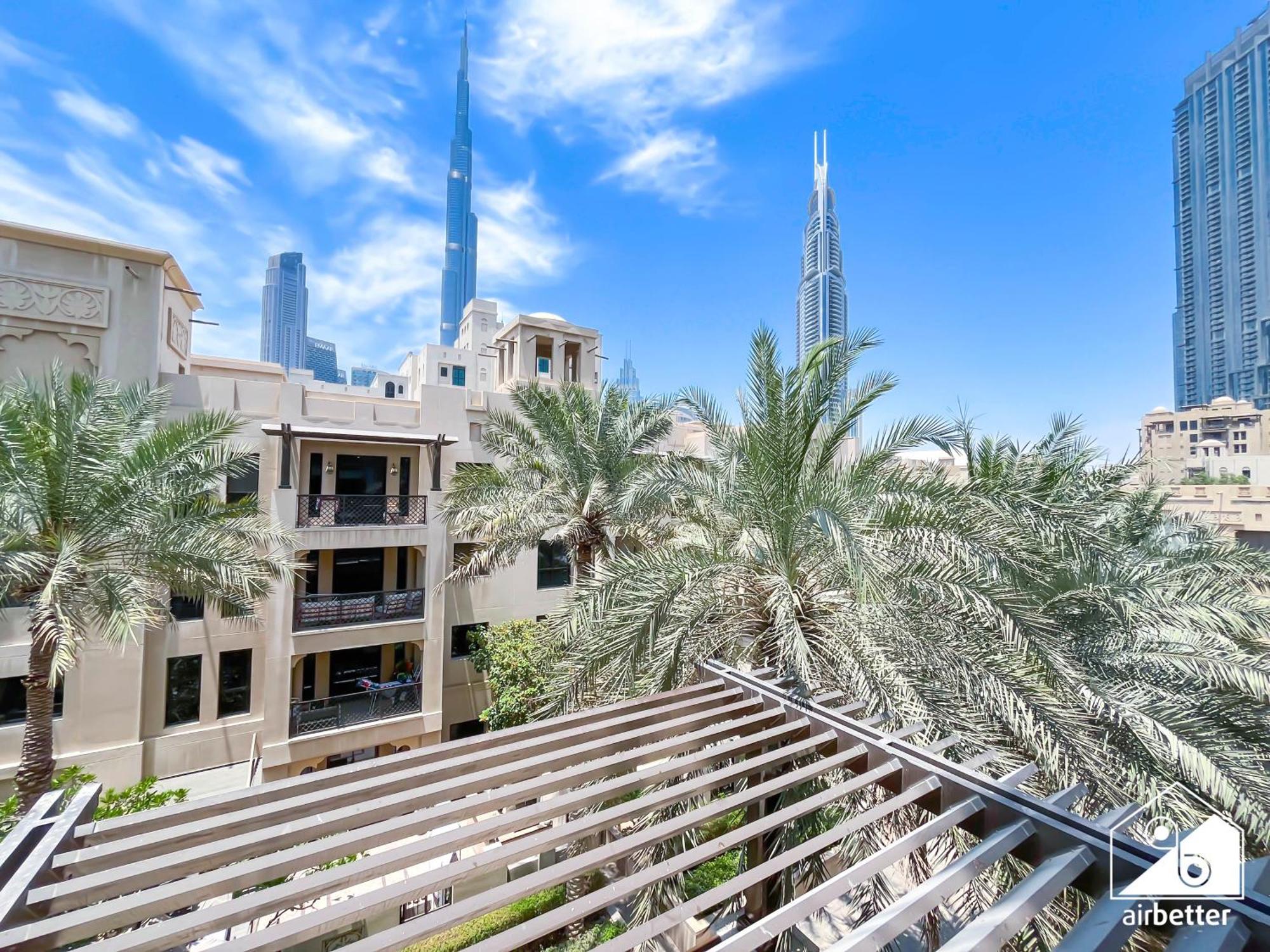 Luxury 2bedroom With Terrace & Burj Khalifa View Apartment *