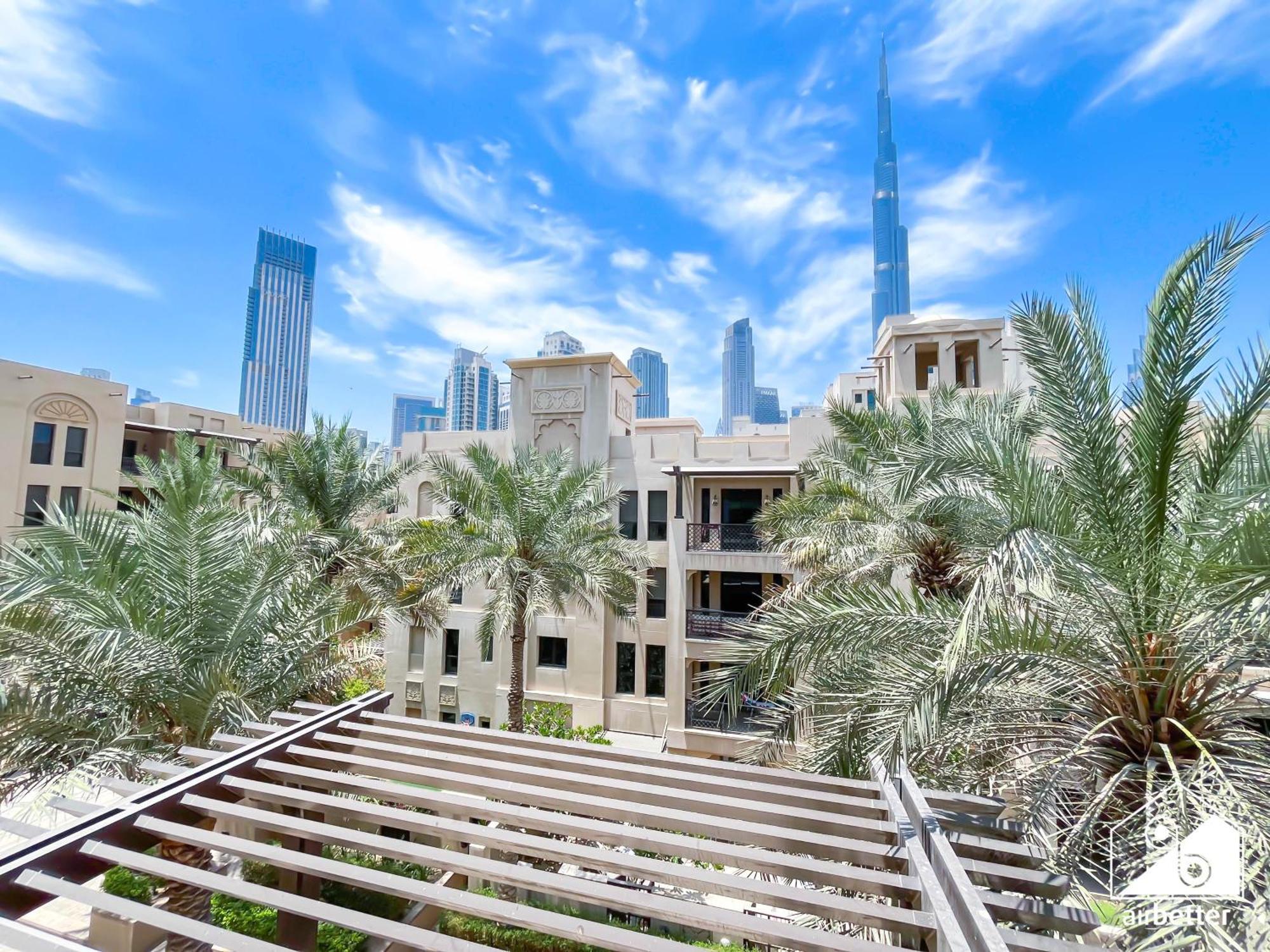 Luxury 2bedroom With Terrace & Burj Khalifa View Apartment *